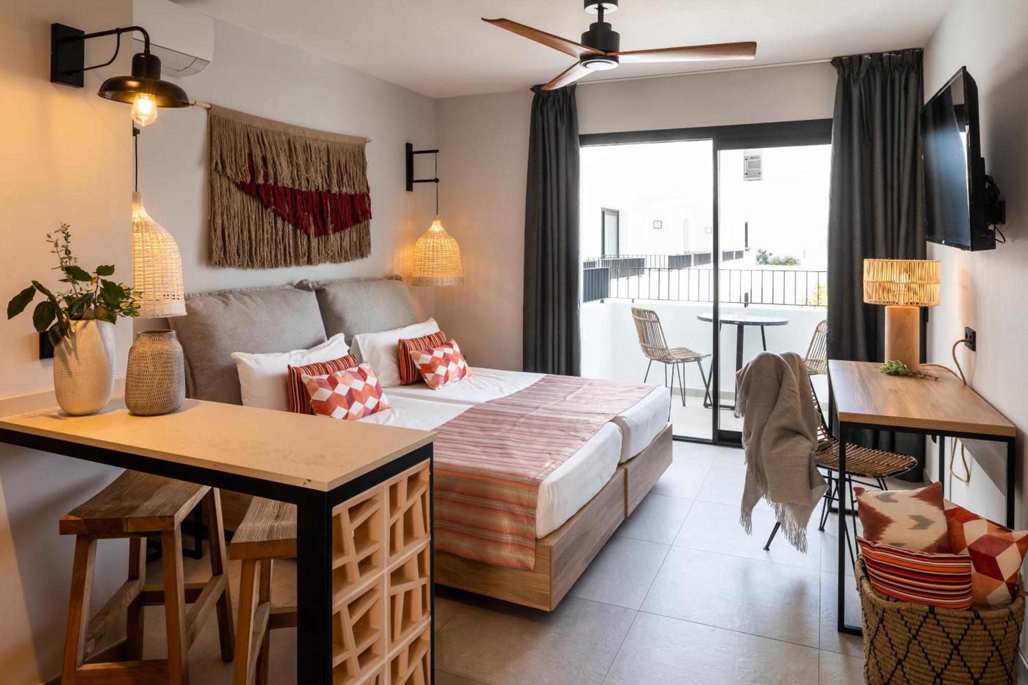 Aparthotel Casita Blanca - Adults Only San Antonio  Exterior photo