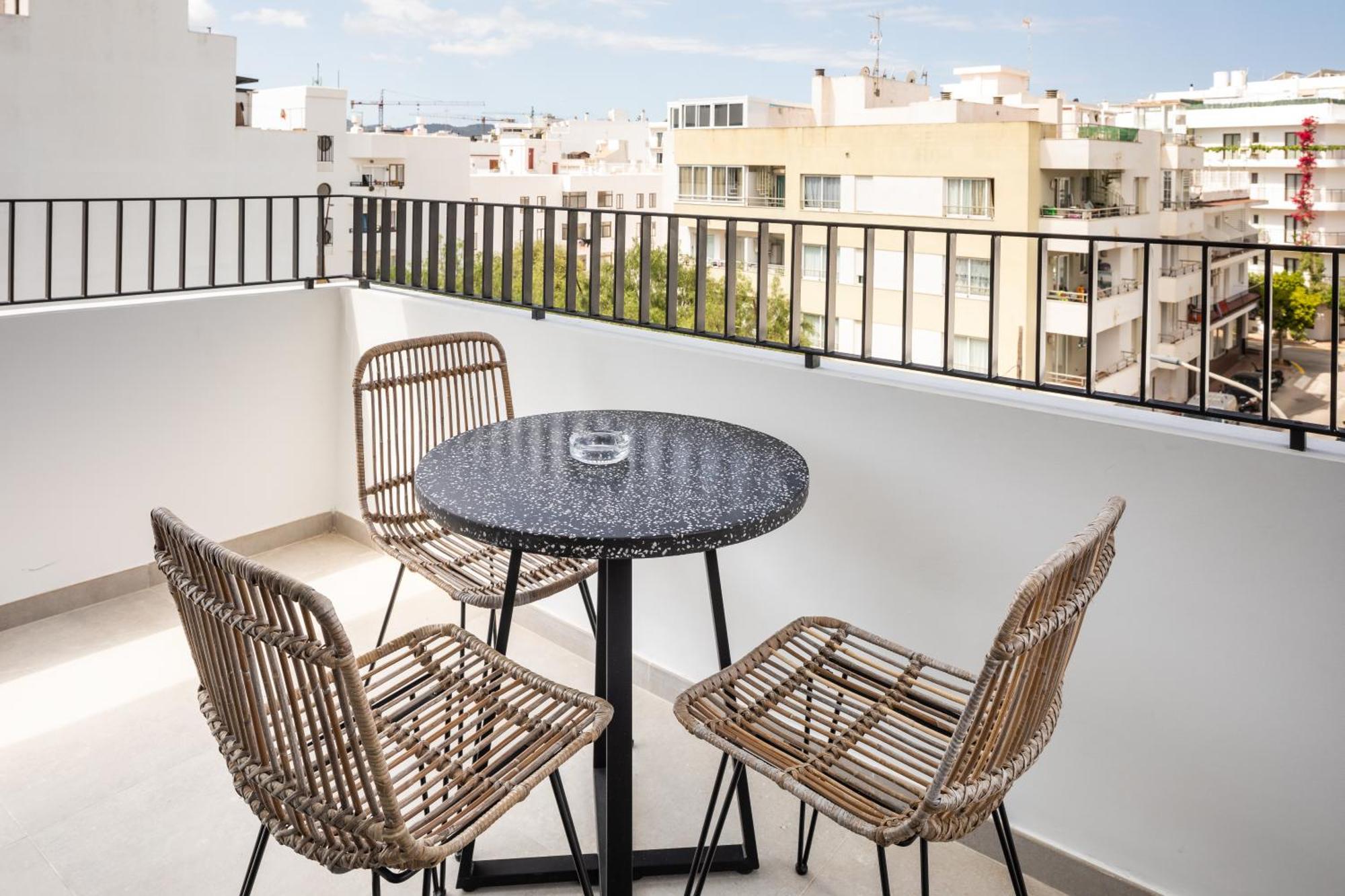 Aparthotel Casita Blanca - Adults Only San Antonio  Exterior photo