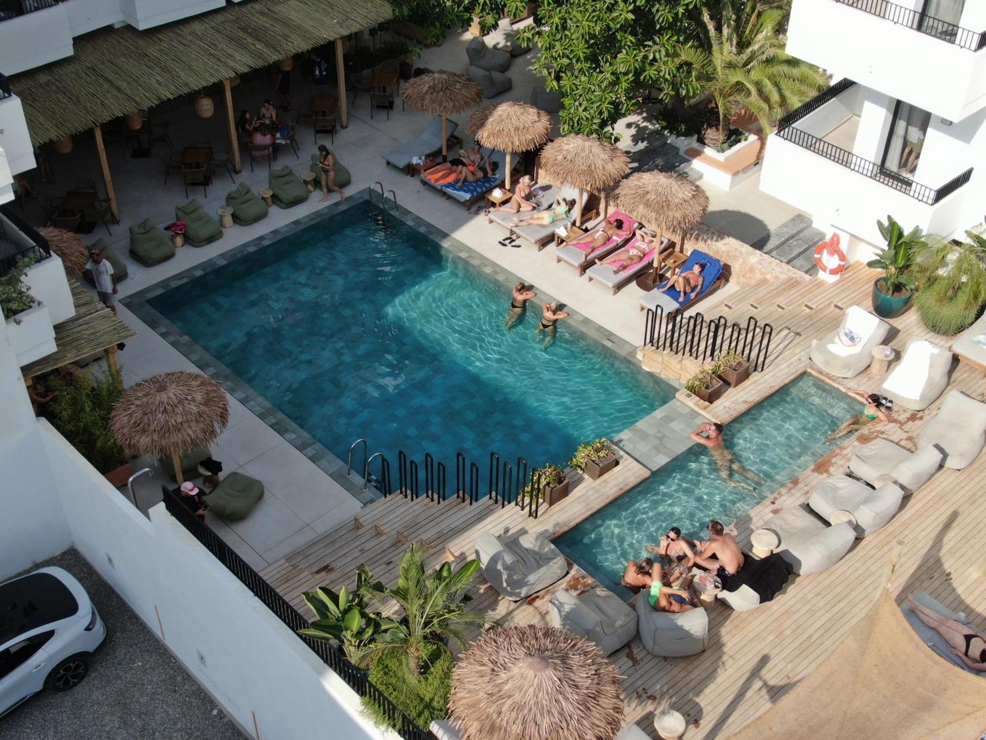 Aparthotel Casita Blanca - Adults Only San Antonio  Exterior photo